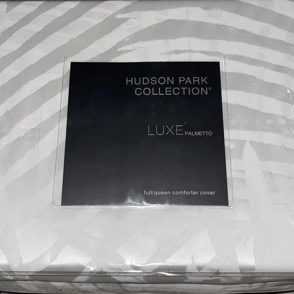 Hudson Park Palmetto Silk Blend White Queen Duvet Cover + 2-Pillow Shams, NWT